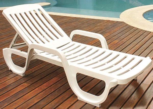 Espreguiçadeira Antares Pitangui Branca Com Rodinhas Para Jardim e Piscina - Image 3